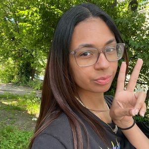 Meet your Posher, Evangela